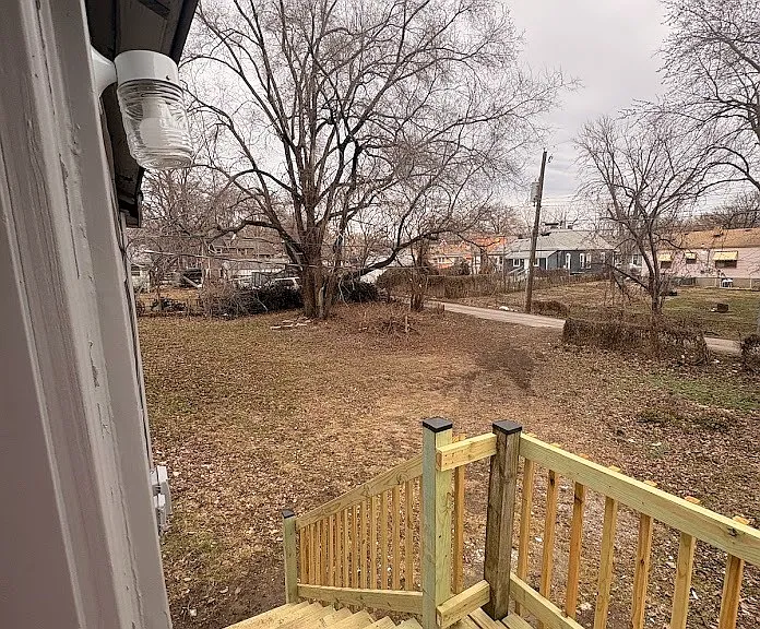 135 Lawndale Ave — Photo 20