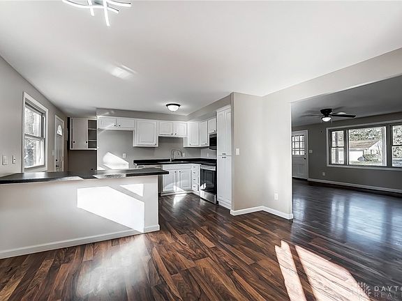 2nd image of 160 Gracewood Dr