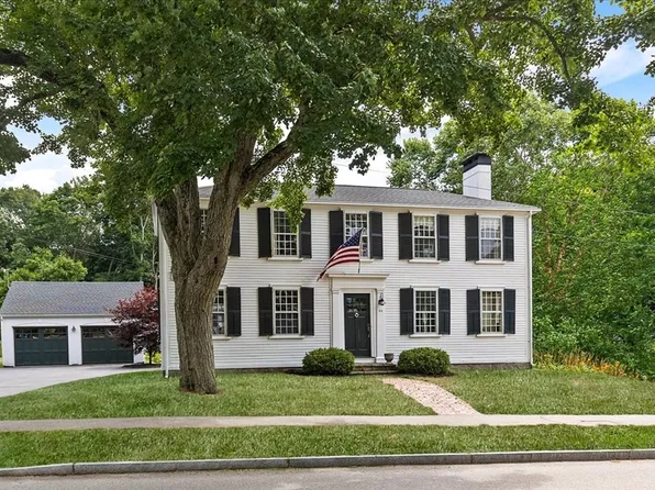 44 Spring St, Hingham, MA 02043