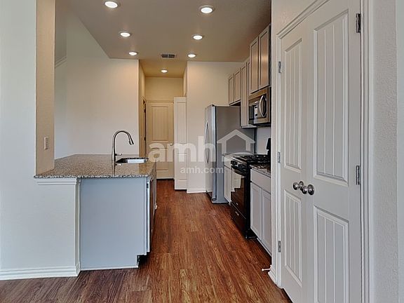 2nd image of 176 Pebble Creek Run