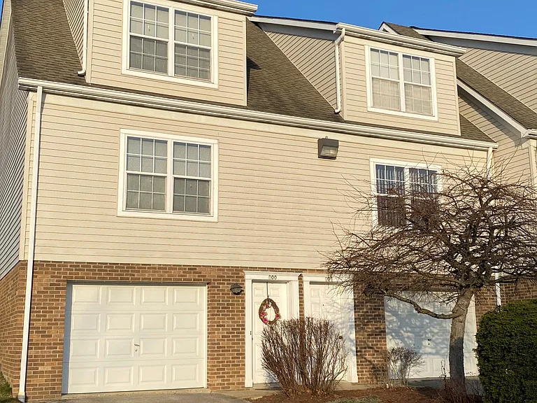 110 Court Side Ln #310 — Photo 27