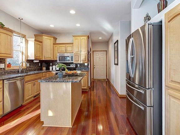 5th image of 215 Bosworth Ct