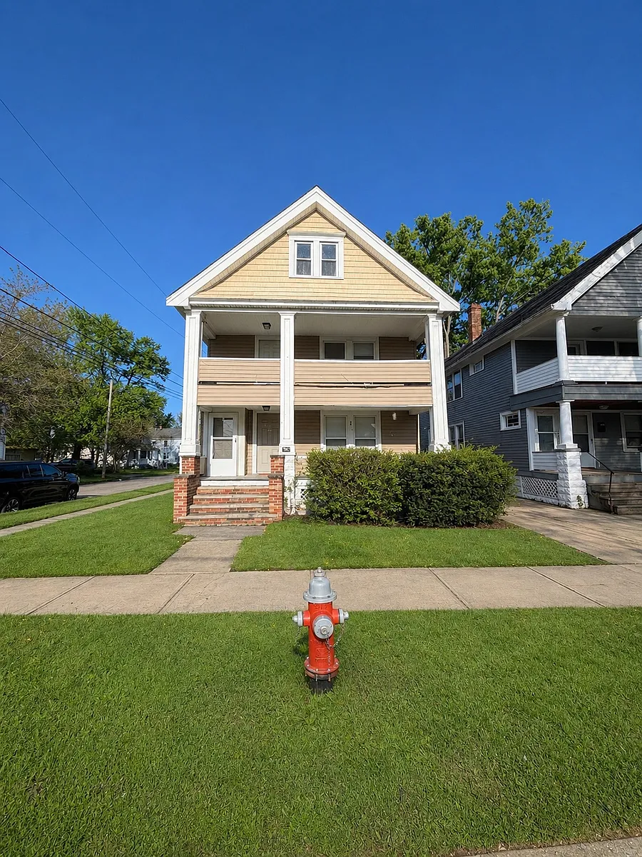 Building Photo - 3181 W 82nd St #UP