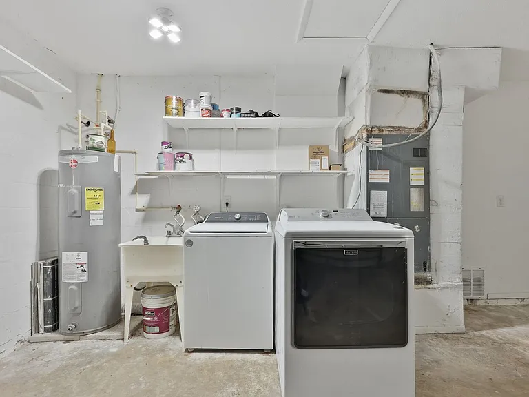 8433 Somerset Dr — Photo 25