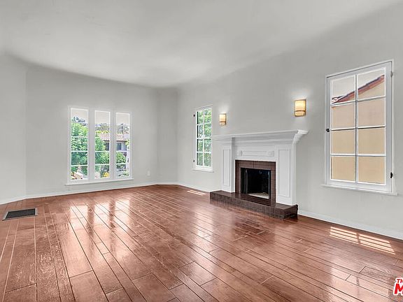 3rd image of 751 N Croft Ave #1/2