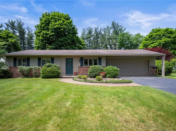 85 Harvest Rd, Fairport, NY 14450