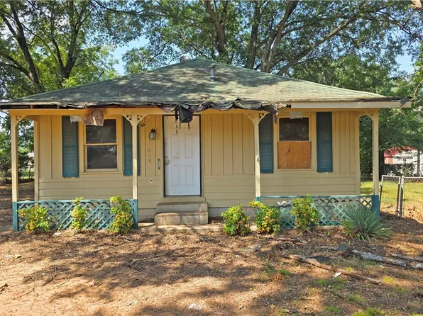 1008 S Vine St, Paris, AR 72855