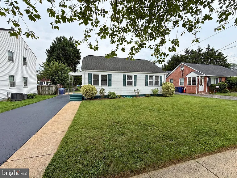 6825 Westmoreland Rd — Photo 2