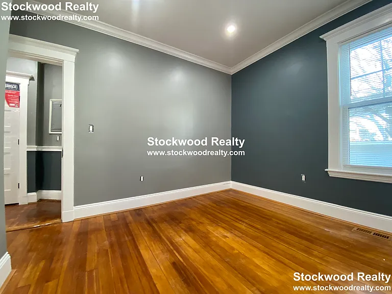 25 Hinckley St #3 — Photo 11