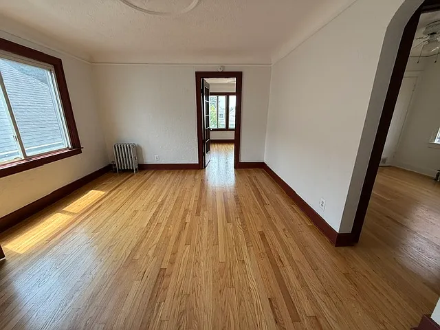 2 bed, 800 sqft, $1,090 — Photo 2