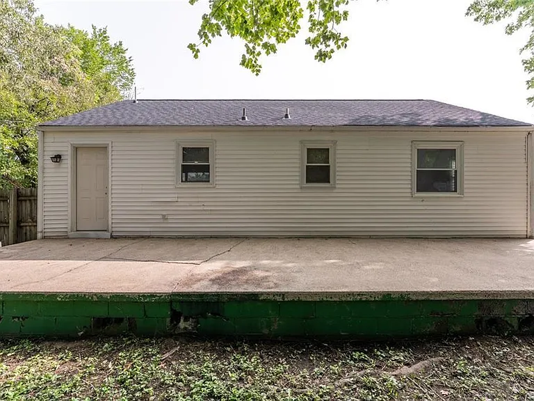 5104 Lochaven Ave — Photo 13