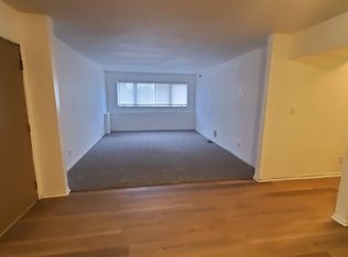 915 Spiros Ct #208, Dekalb, IL 60115