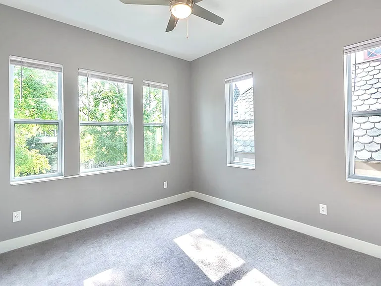 221 E Kirkwood Ave — Photo 10