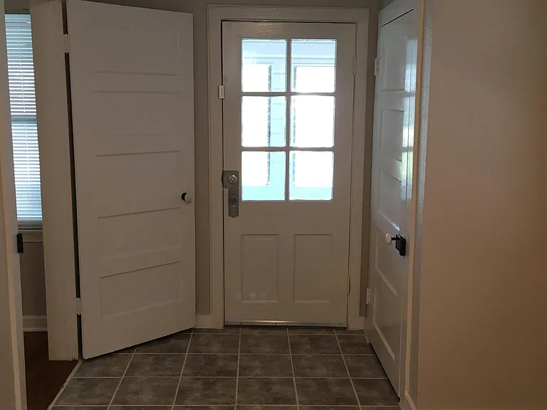breakfast room door going out to sunroom