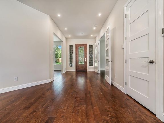 4th image of 1420 Brazos Trl