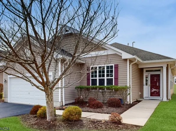 78 Schindler Ct, Franklin Twp., NJ 08873