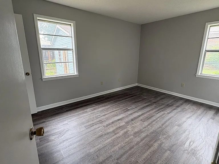 8520 Greenbrook Pkwy — Photo 5