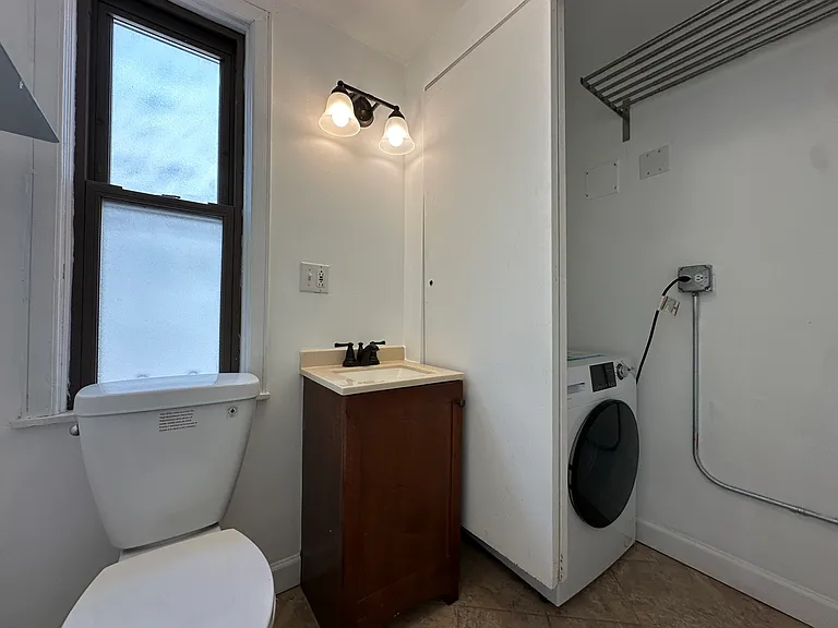 607 N Noble St #4 — Photo 18