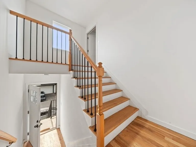 759 Seaport Dr #B — Photo 1