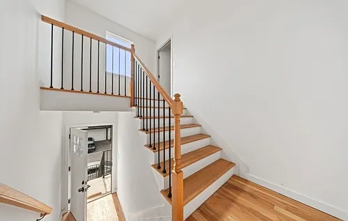 759 Seaport Dr Photo 1