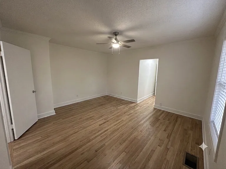 1475 Clancy St — Photo 5