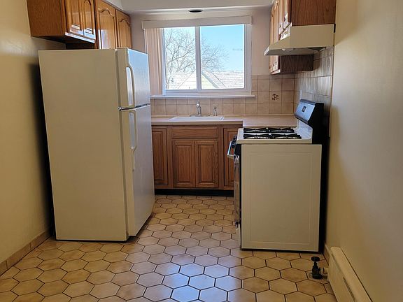 4th image of 5623 141st St Floor 2