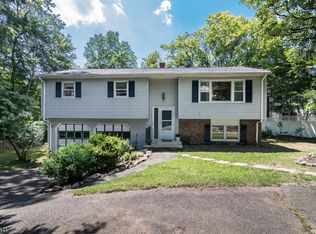 1 Pond Dr, Rockaway, NJ 07866