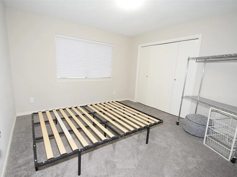 22922 Glenover Dr — Photo 16
