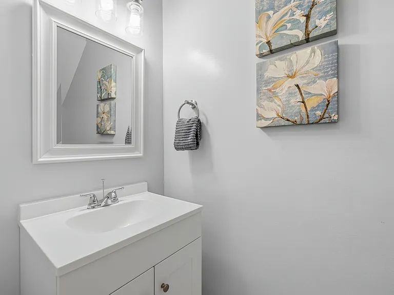 204 Webster St NE #1 — Photo 14