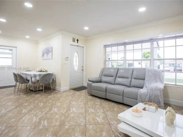 188 E 59th St, Hialeah, FL 33013
