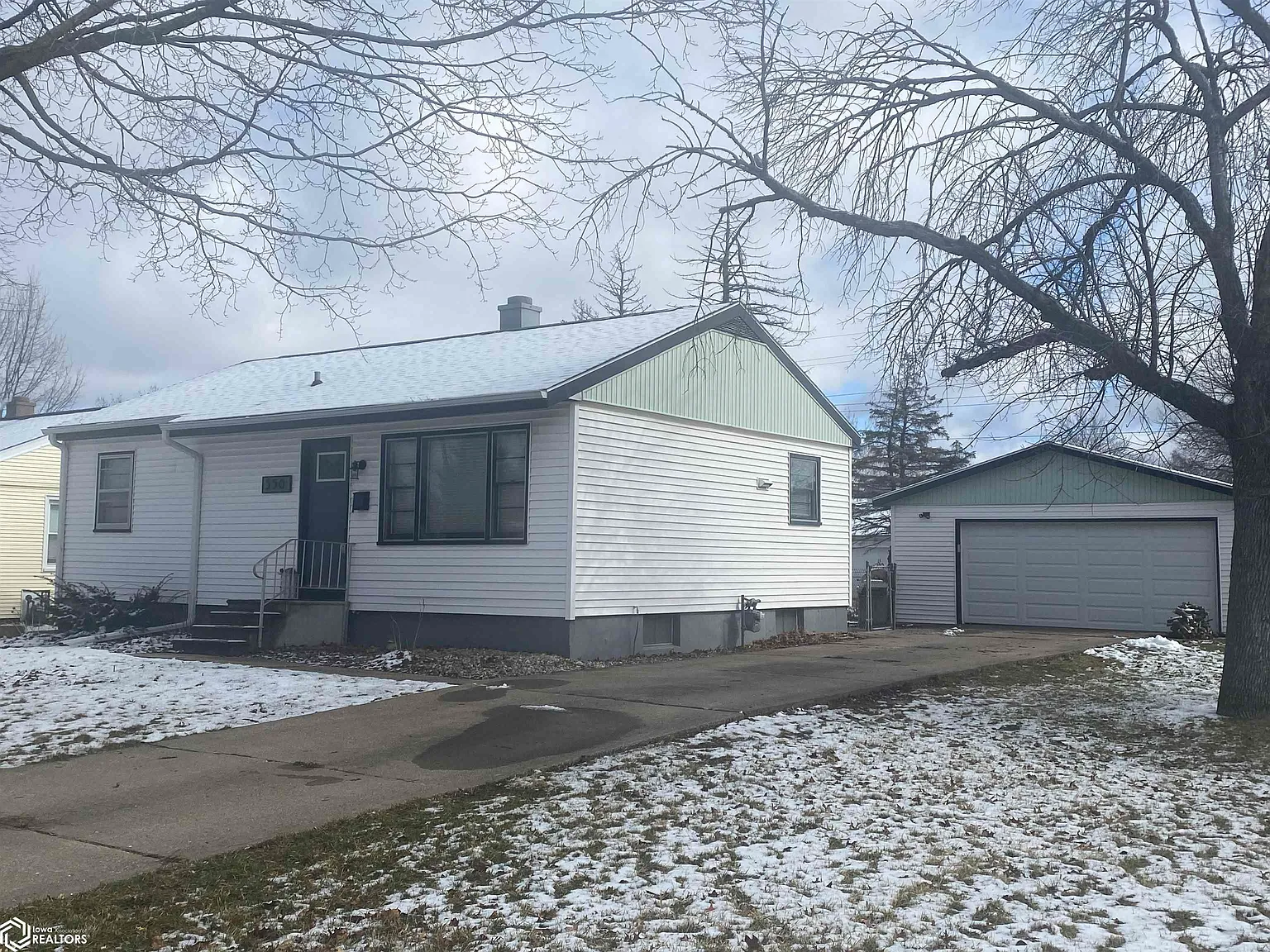 550 Ramsey St photo 1