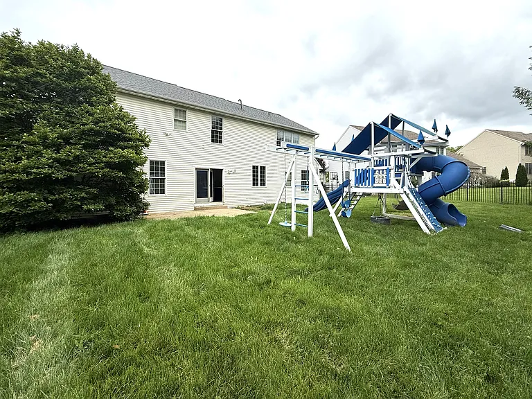 1216 Chelsen Cross — Photo 18