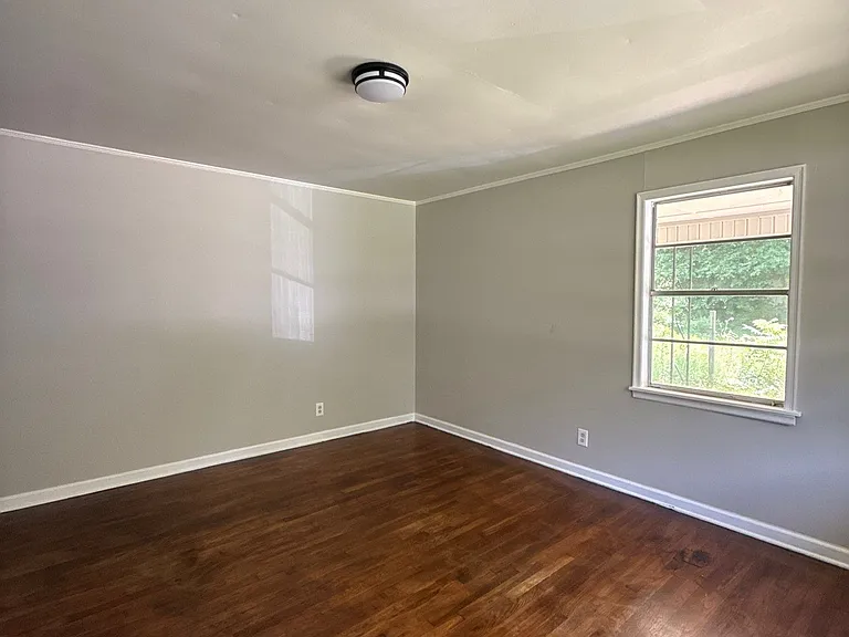 306 Poplar St — Photo 6