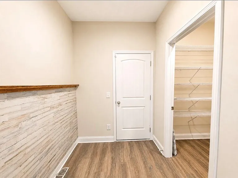 757 Laurel Cove Dr — Photo 16