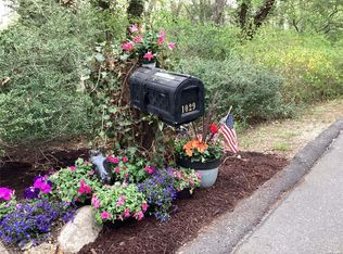 1029 Friendly Rd, Oyster Bay, NY 11771