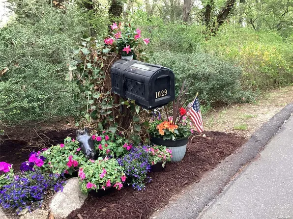 1029 Friendly Road, Upper Brookville, NY 11771