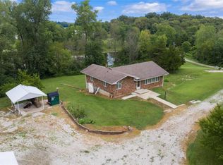 5577 Floraville Rd, Millstadt, IL 62260
