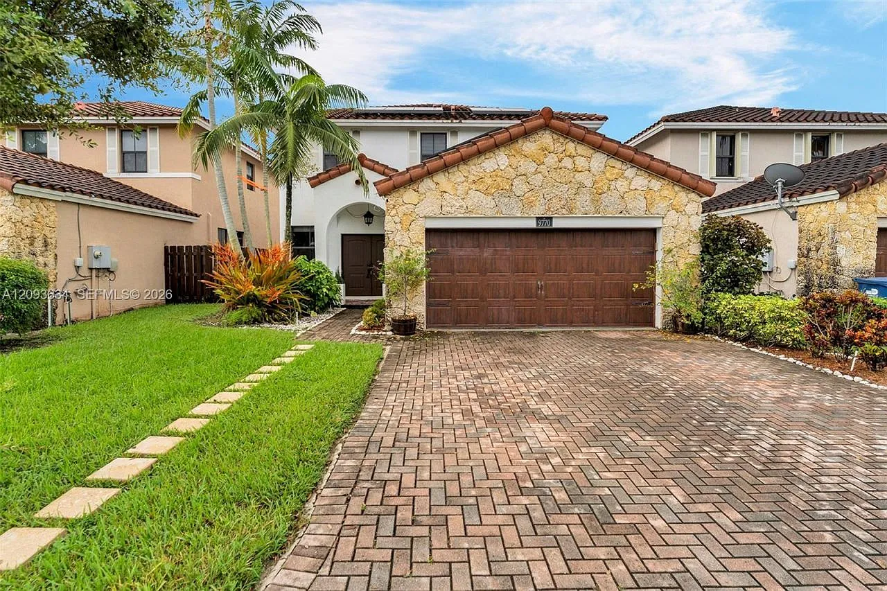4 bed, 4.0 bath, 2602 sqft, $5,500 — Photo 1
