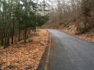 3113 Delaware Cir, Bushkill, PA 18324