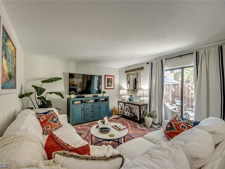 5213 Cedarbend Dr #4 — Photo 9