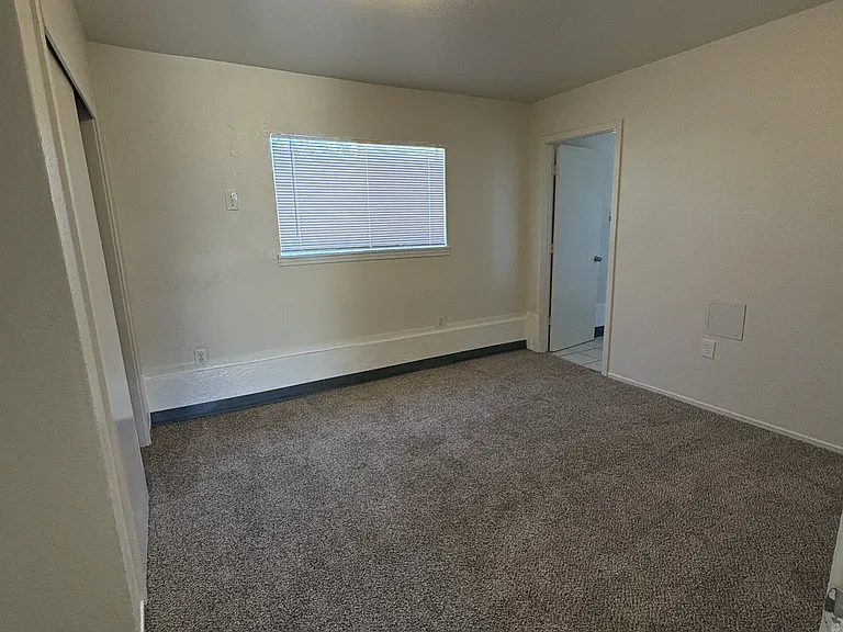 1115 Holly Ave #C — Photo 7
