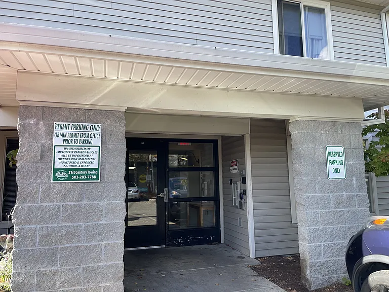 Pine Point Apartments — Photo 5