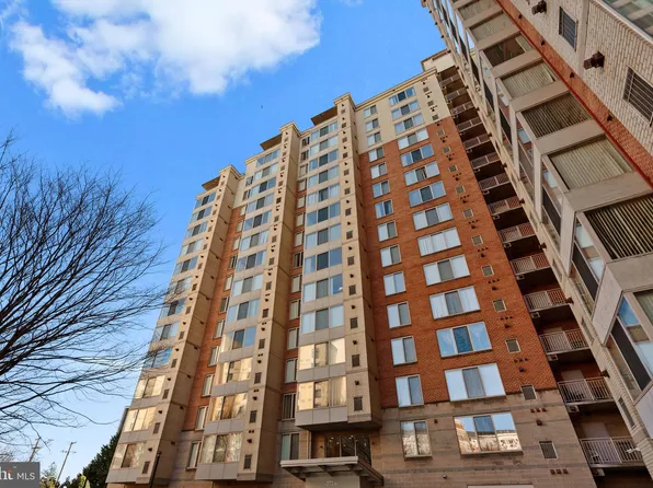 2726 Gallows Rd APT 111, Vienna, VA 22180