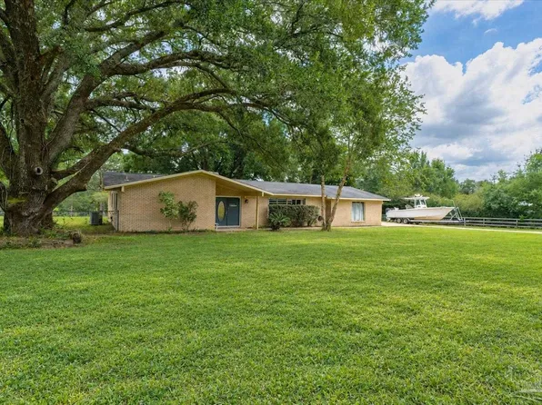 1324 Conference Rd, Cantonment, FL 32533