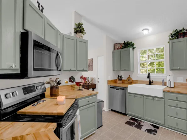 225 Burma Rd, Lexington, SC 29072