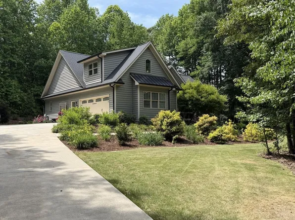 7671 Fern Ln, Lula, GA 30554