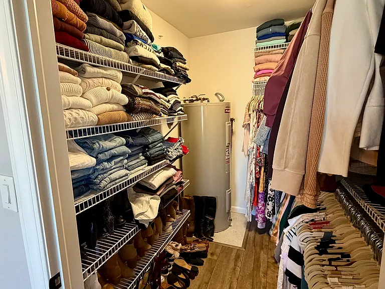 1515 N Van Buren St #403 — Photo 16
