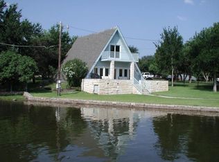 1545 Hummingbird Ln, Graford, TX 76449