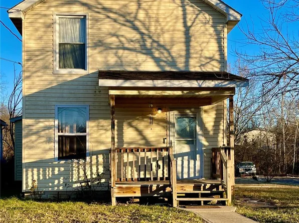 511 Rollins St, De Soto, MO 63020