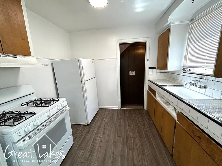 20461 Kingsville St — Photo 11